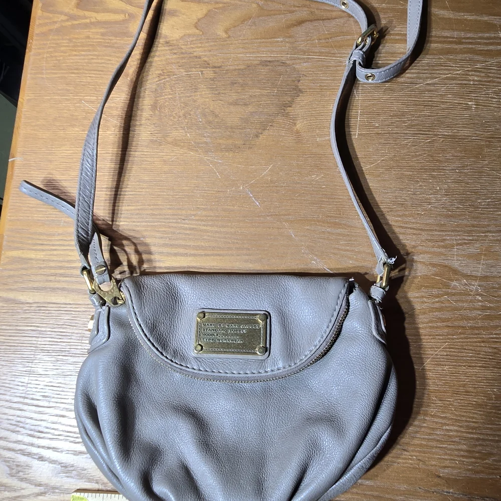 Marc Jacobs Gray Leather Crossbody Bag - Picture 7 of 8
